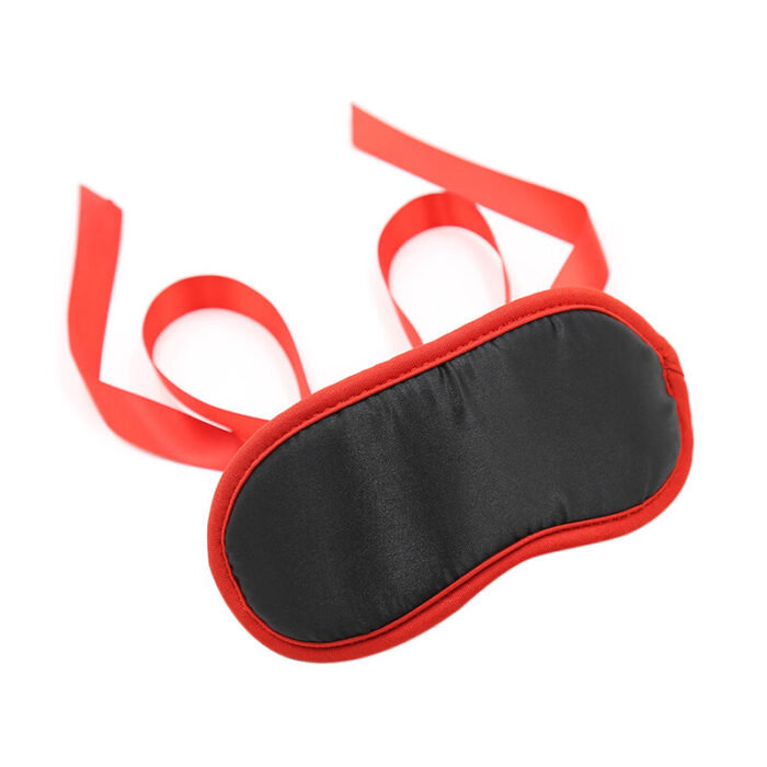 The current use of Fetish fits into the sexual realm. It refers in popular language to the pleasure or admiration of certain body parts or objects in a way that produces excitement or pleasure. Ohmama offers you all the elements and accessories so you can carry them out like never before without complexes using the highest quality materialsCharacteristics	Red edges blindfold 	Composition: 100% poliester 	One size fits all	Perfect for fetish games THE BRANDThe Ohmama product range is perfect for gifts. A product available to everyone with perfect quality. A unique combination in this line of toys