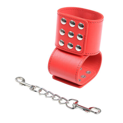 The current use of Fetish fits into the sexual realm. It refers in popular language to the pleasure or admiration of certain body parts or objects in a way that produces excitement or pleasure. Ohmama offers you all the elements and accessories so you can carry them out like never before without complexes using the highest quality materialsCharacteristics	Red handcuffs	Snap closure	Metal chain	Materials: 85% PVC