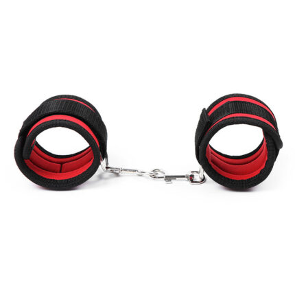 The current use of Fetish fits into the sexual realm. It refers in popular language to the pleasure or admiration of certain body parts or objects in a way that produces excitement or pleasure. Ohmama offers you all the elements and accessories so you can carry them out like never before without complexes using the highest quality materialsCharacteristics	Nylon handcuffs	Composition: PVC