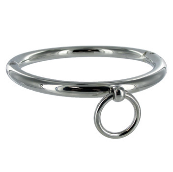 This is a beautiful handmade stainless steel slave collar that locks with a stainless steel allen screw.It is made of high quality stainless steel rod that is just shy. It is polished to a high shine and really looks amazing	Diameter: 18 cm