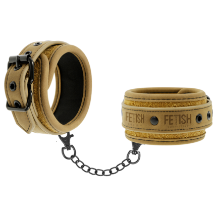 effective and comfortable wives. A classic accessory for your slavery games.These wives have the elegant aesthetic that you look for while being absolutely effective. Double layer and finished with a metal buckle