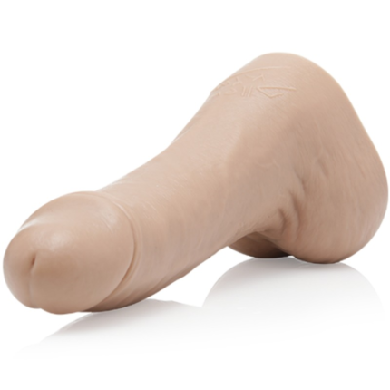 Do not be fooled! Allen King is small ... but what he hides between his legs is an impressive size.	Made with the best quality platinum silicone.	Length from the base to the tip: 18.4 cm including the testicles.	Insertable length 14 cm excluding the testicles.	Circumference at the base of the penis: 14.6 CM.Finally you can enjoy one of the most requested porn stars. Get ready for a trip to the wild side! Molded on the body of the actor himself. 